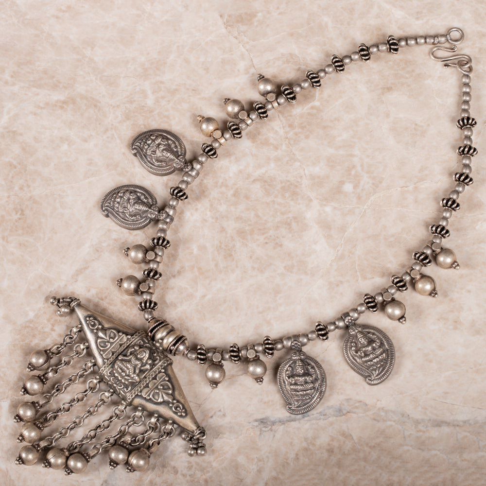Varaa Silver Necklace