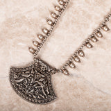 Eama Silver Necklace