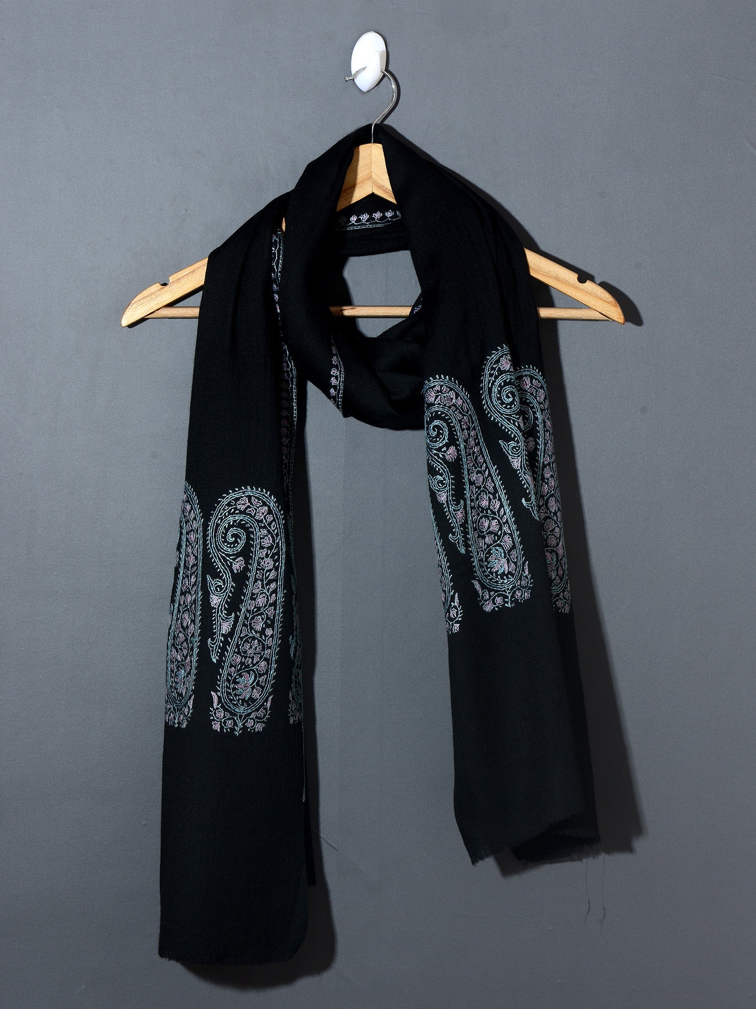 KAIRI The Paisley  Beauty Hand Embroidered Stole - Black