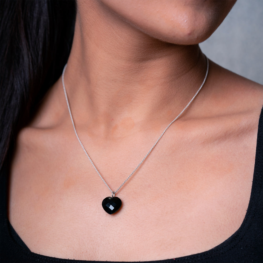 OMVAI : "HEART" Healing Pendant : Black Onyx
